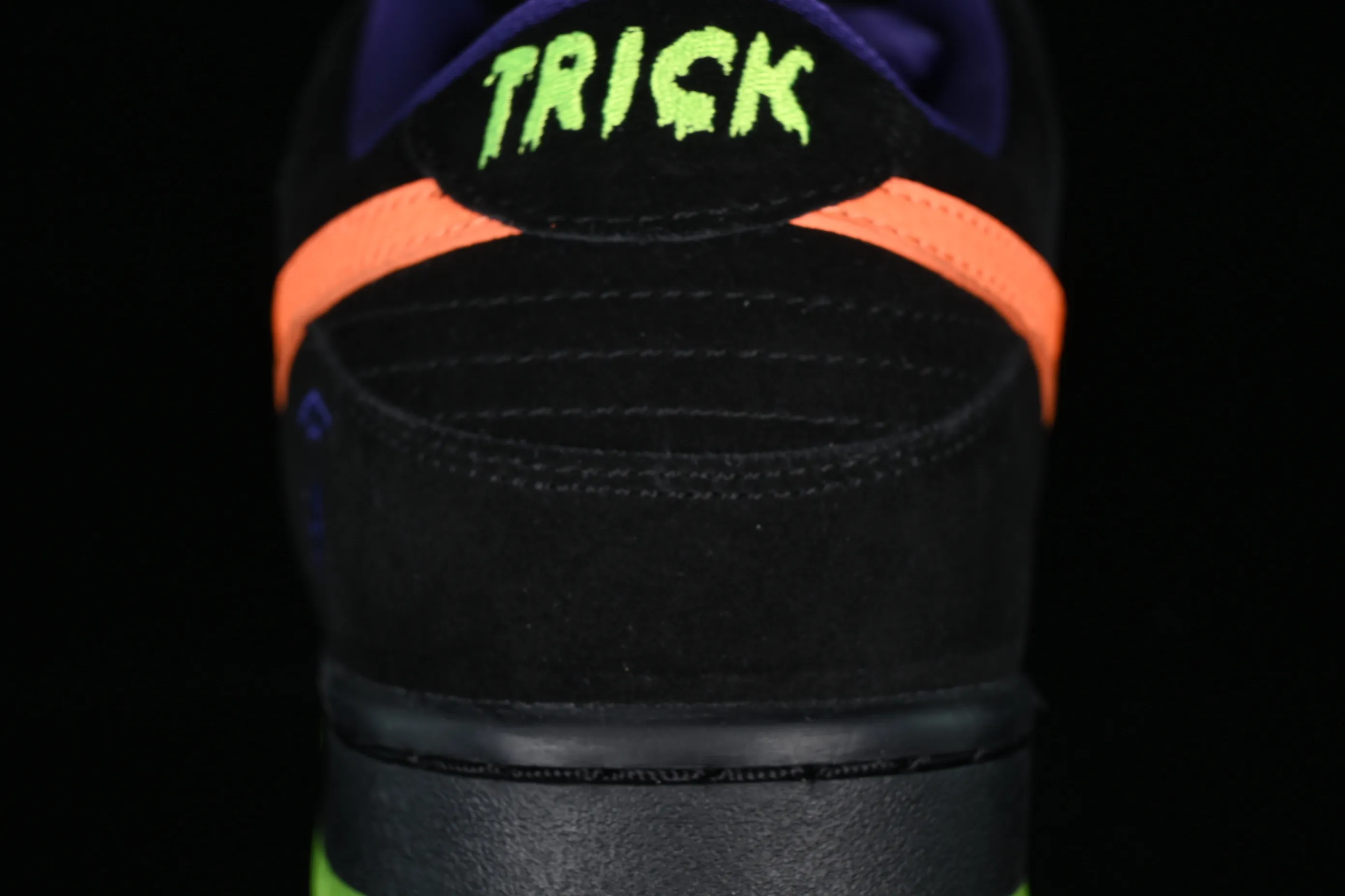 All categories Nk SB Dunk series Nk SB Dunk Low low-top skate shoes Nk SB Dunk Low Night of Mischief Halloween theme low-top skate shoes BQ6817-006